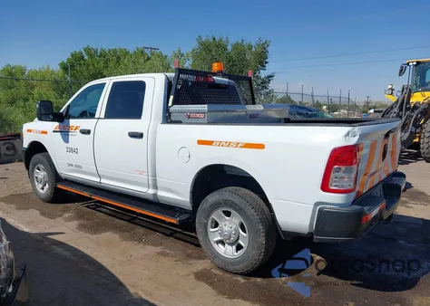 2024 Ram 2500 Tradesman 4X4 6'4 Box z USA, uszkodzony, nr VIN 3C6UR5CJXRG156152